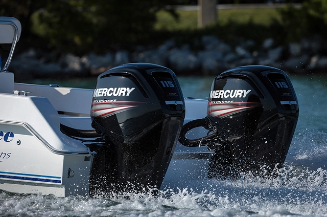 Outboard engines Photo